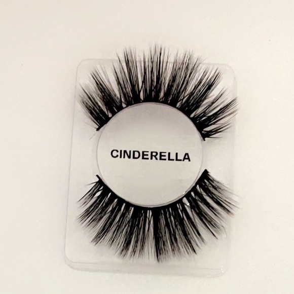 Eyelashes - Picture 5 of 11